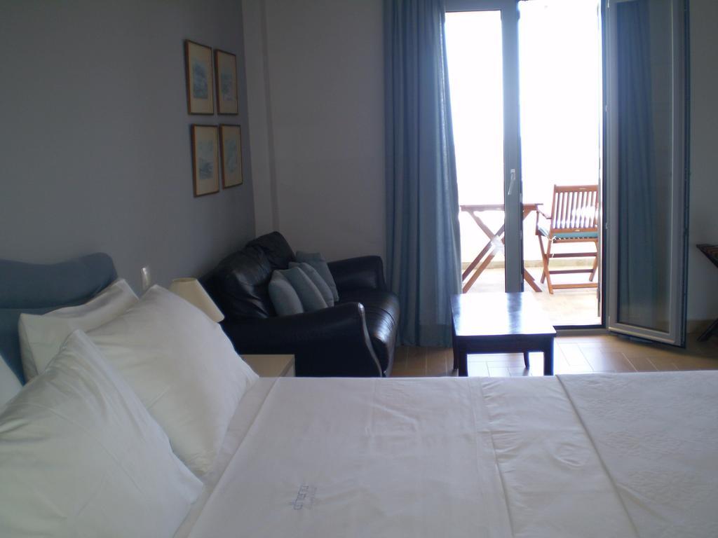 Athena Hotel Milopotamos  Oda fotoğraf